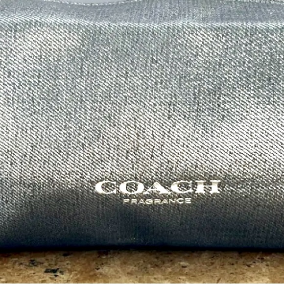 New NWOT Large Coach Fragrance Silver Makeup, Toiletry Pouch & Cosmetic Bag - Picture 5 of 13